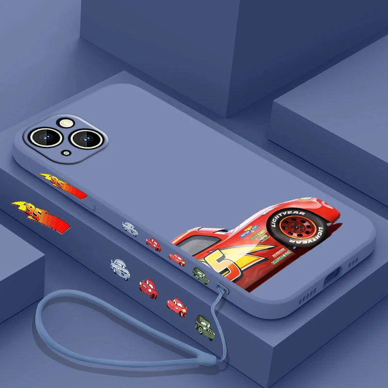 Funda de teléfono Cars Lightning McQueen para iPhone 15 14 13 12 11 8 7 SE , de silicona líquida con cuerda lateral.