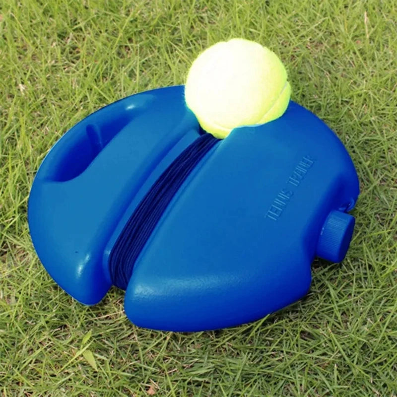 Entrenador de tenis con pelota de rebote para práctica.